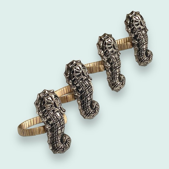 Set of 4 Design Imports Cast Brass Seahorse & Fiber Napkin Rings - Picture 2 of 10